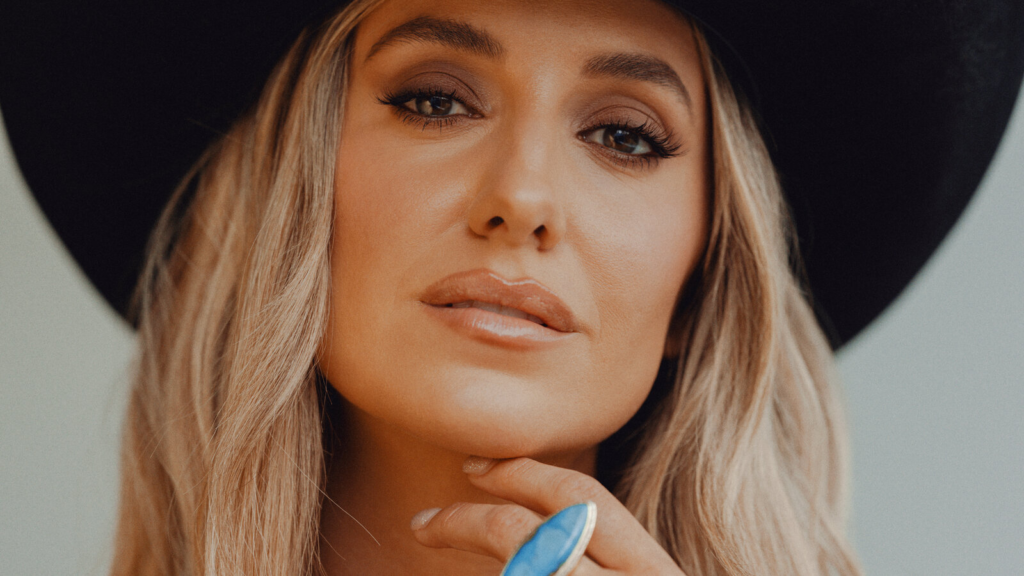 Lainey Wilson husband query explained through engagement photo with fiancé