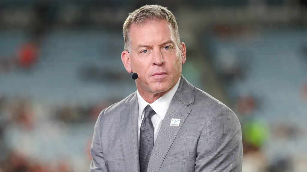 Rhonda Worthey attending a public event with Troy Aikman