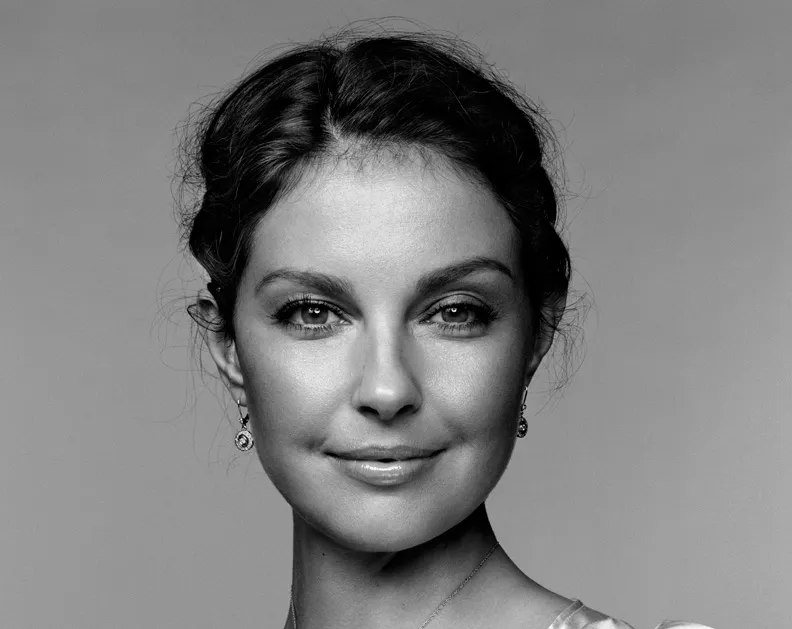 Ashley Judd at red carpet event with $14 million net worth